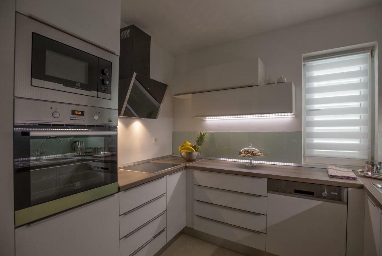 Apartament Andor - Lux, Two Beautiful Terraces With Sea & Sunset View Makarska Zewnętrze zdjęcie